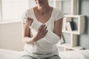 Injured woman who will look for a trusted attorney in Las Vegas.