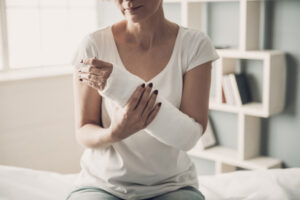 Injured woman who will look for a lawyer in Las Vegas, NV.